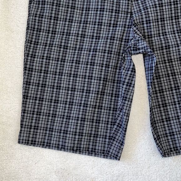 Greg Norman Women’s Golf Shorts Black & White Plaid Pockets Flat Front. … - Picture 2 of 9
